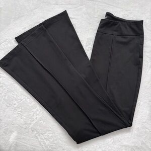 JONES & CO Black High Rise Pintuck Knit Flare Leg Pants--NEW--M